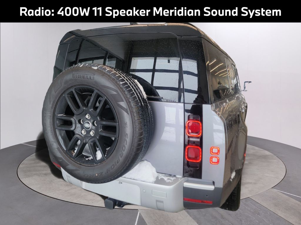 2024 Land Rover Defender 130 S photo 2