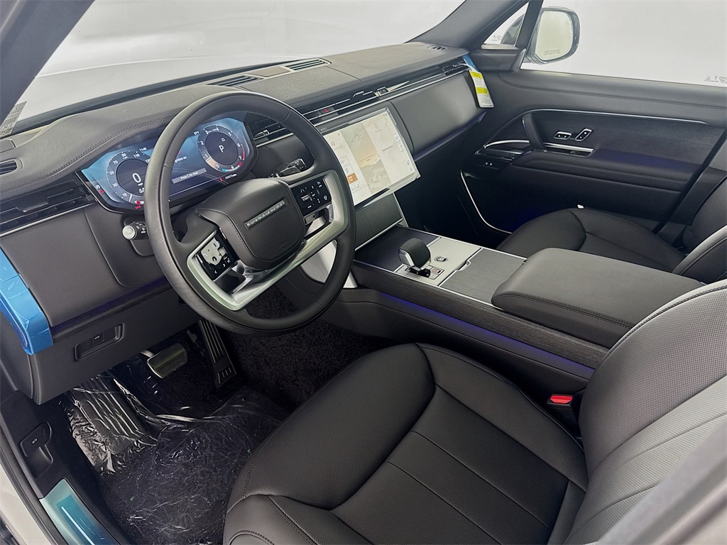 2025 Land Rover Range Rover SE photo 7