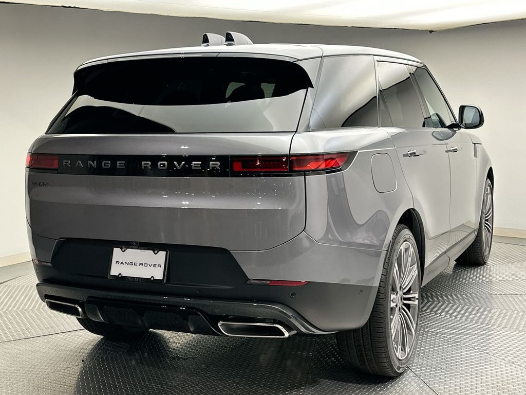 2025 Land Rover Range Rover Sport SE photo 3