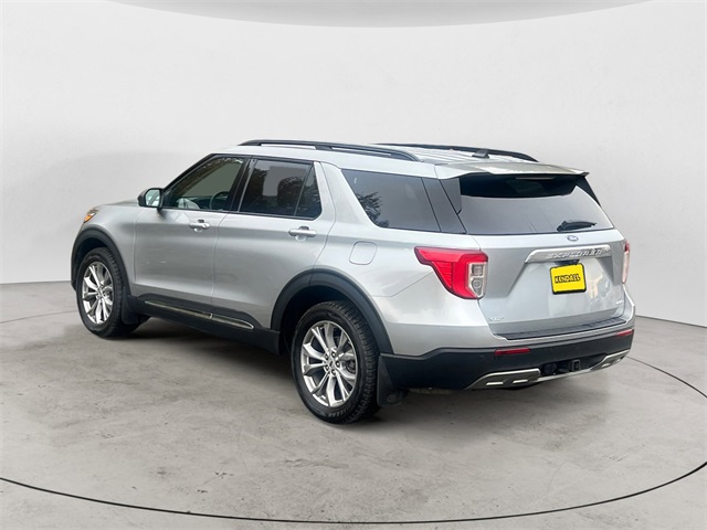 2023 Ford Explorer XLT photo 2