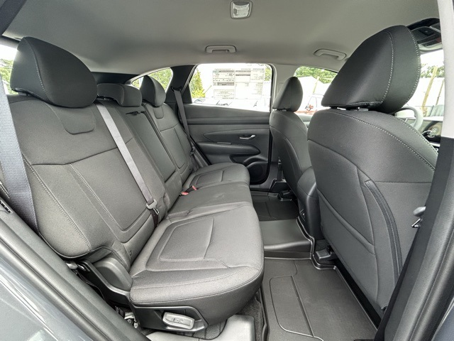 2026 Hyundai Tucson SE photo 4