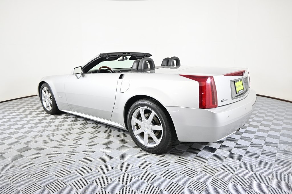 2008 Cadillac XLR Base photo 4