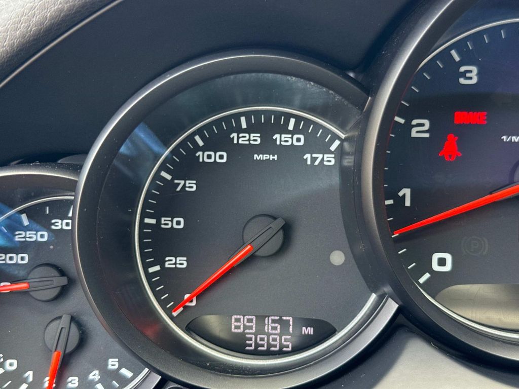 2016 Porsche Cayenne Base photo 34