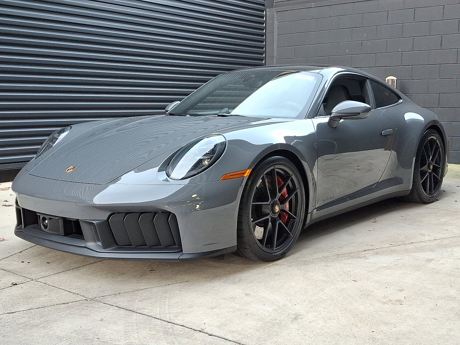 2025 Porsche 911 GTS's photo