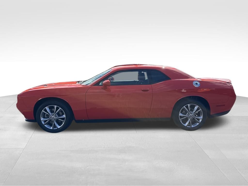 2022 Dodge Challenger SXT photo 4