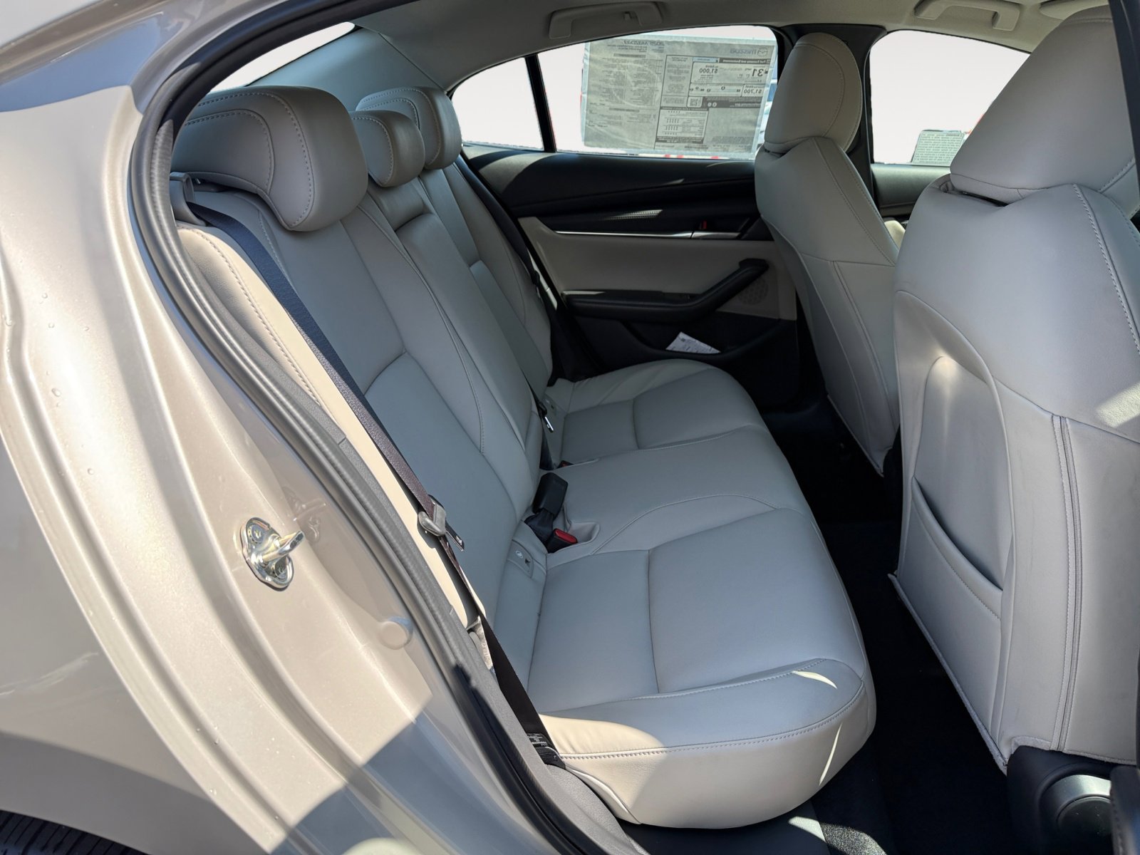 2025 Mazda Mazda3 2.5 s Preferred photo 18