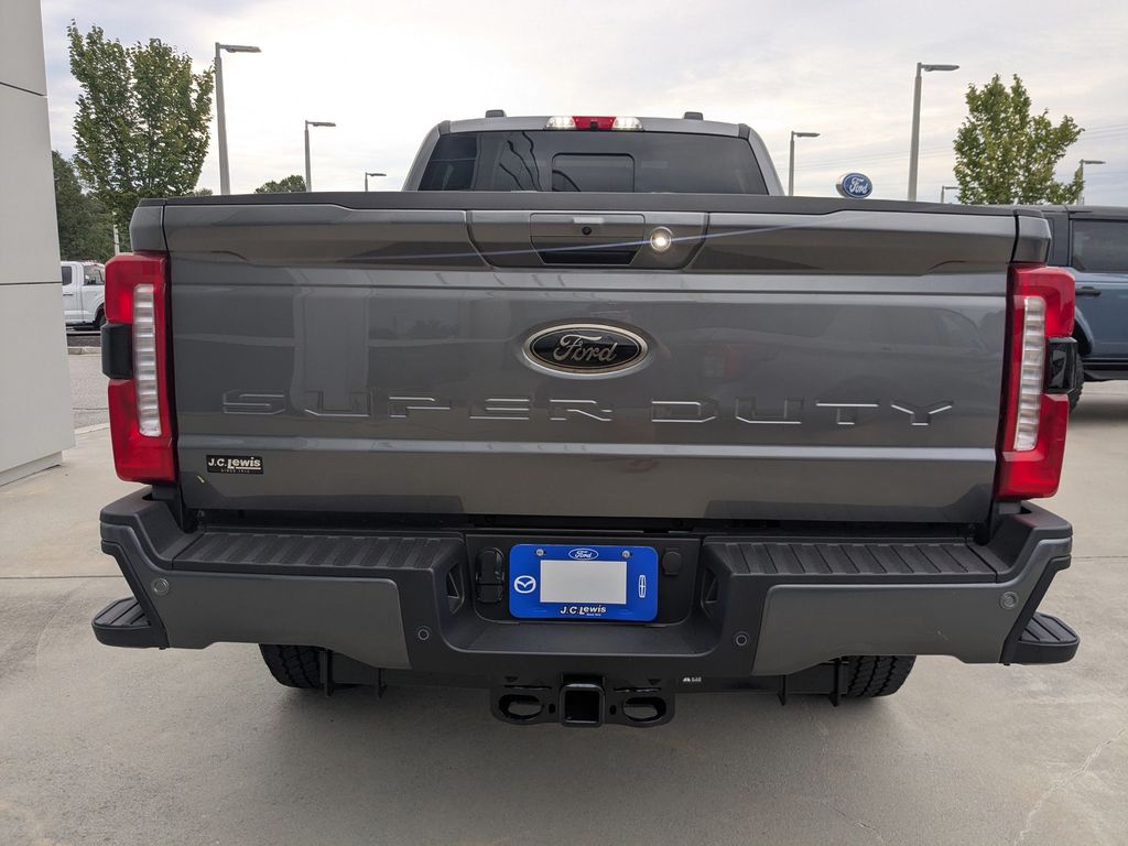 2025 Ford F-250 Lariat photo 5