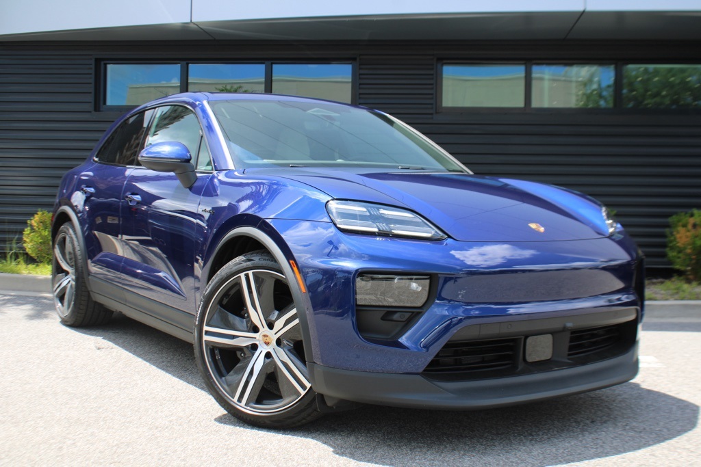 2025 Porsche Macan Electric photo 9