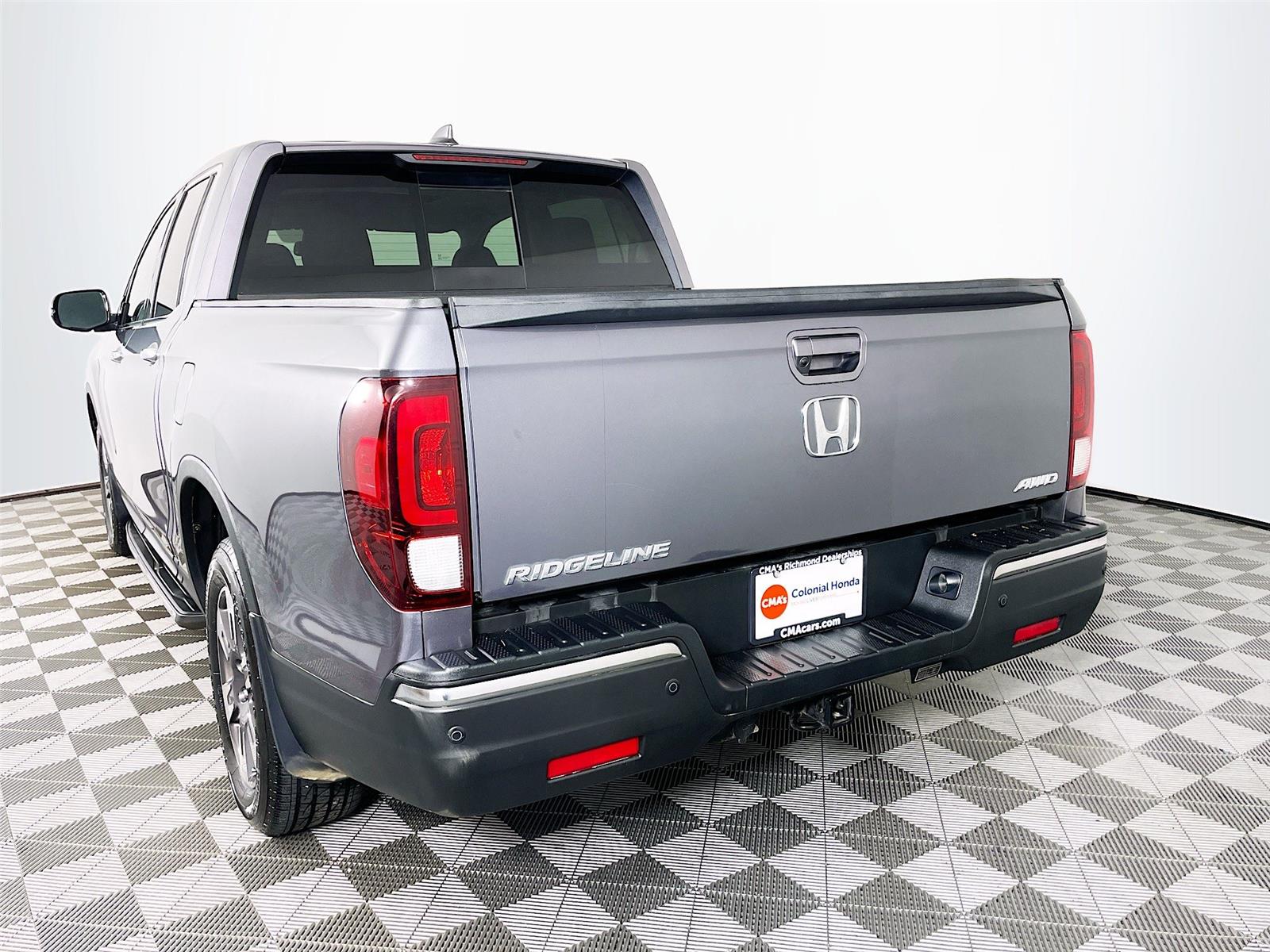 2017 Honda Ridgeline RTL-E photo 2