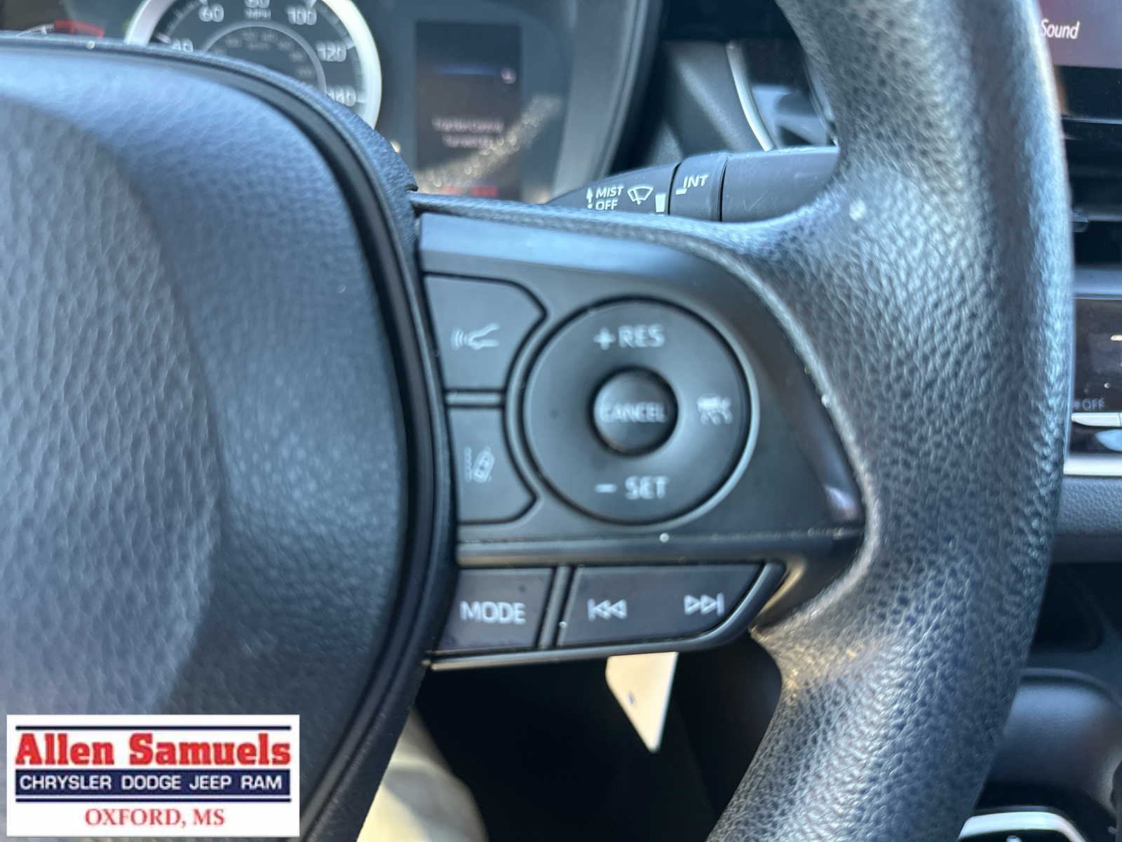 2021 Toyota Corolla LE photo 23