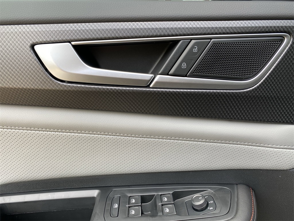 2025 Volkswagen Atlas Peak Edition SE photo 15