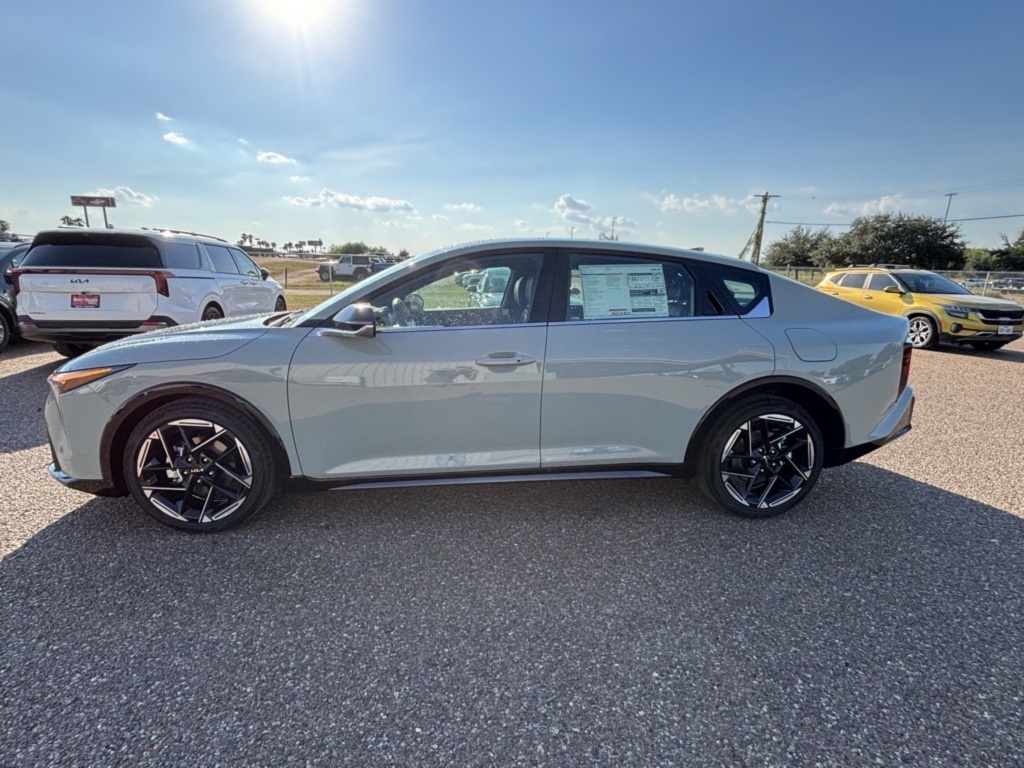 2025 Kia K4 GT-Line photo 4