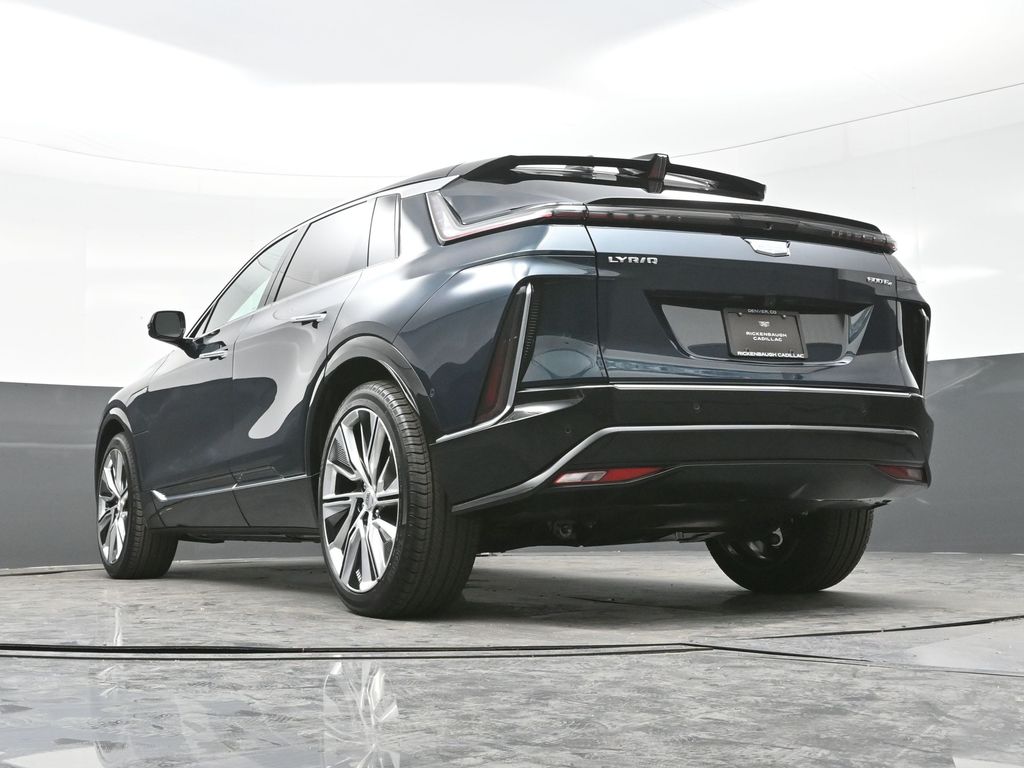 2025 Cadillac Lyriq Luxury photo 19
