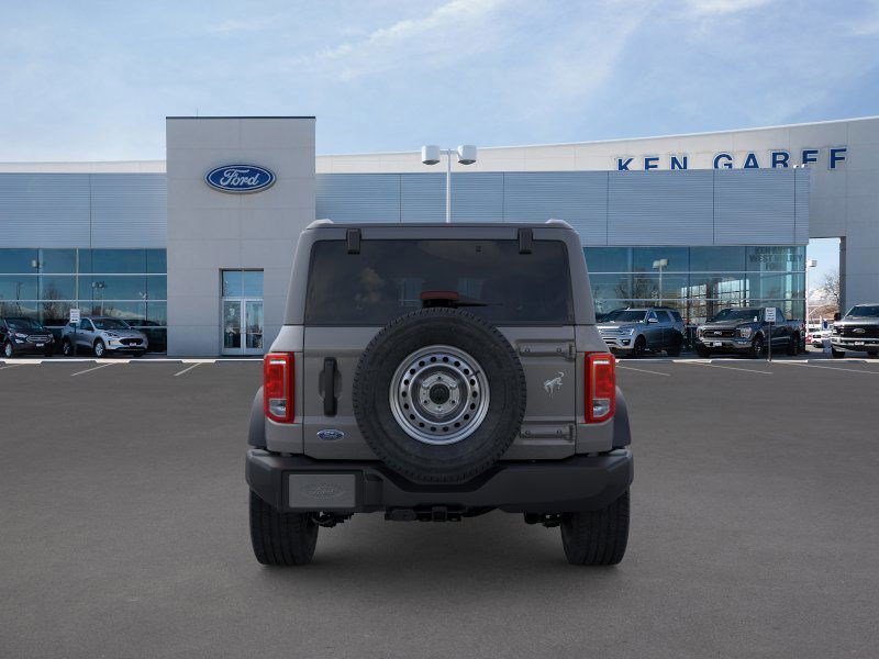 2025 Ford Bronco Base photo 4