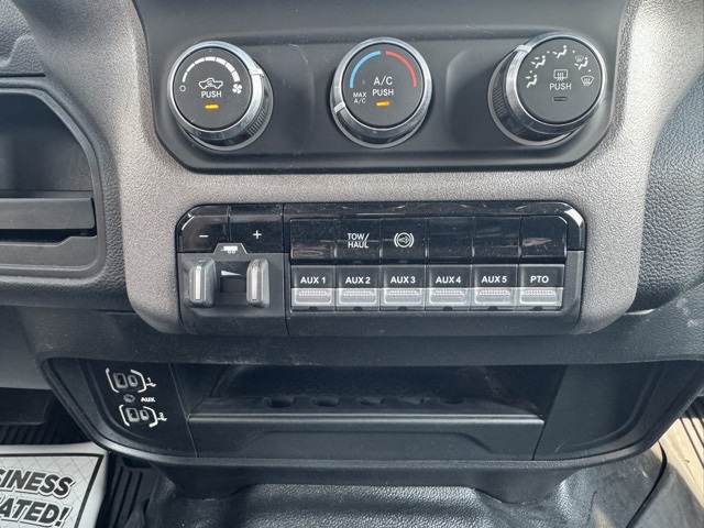 2020 Ram 3500 Tradesman photo 16