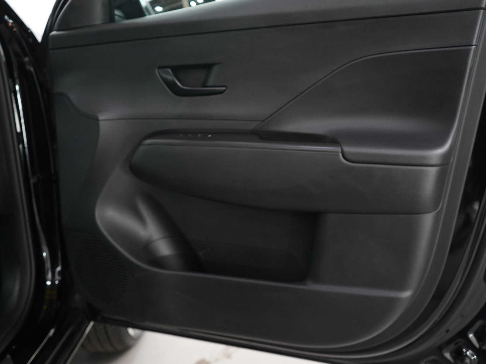 2025 Hyundai Kona SEL photo 9