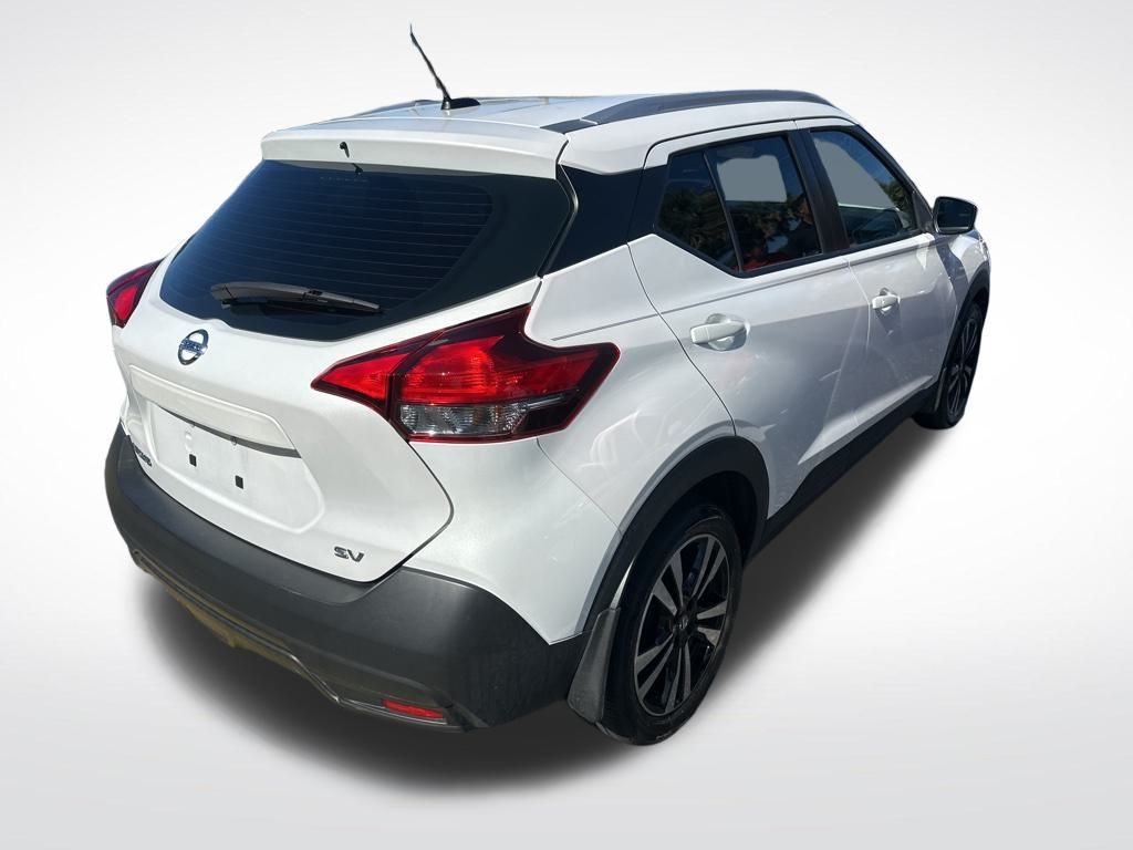 2019 Nissan Kicks SV photo 3