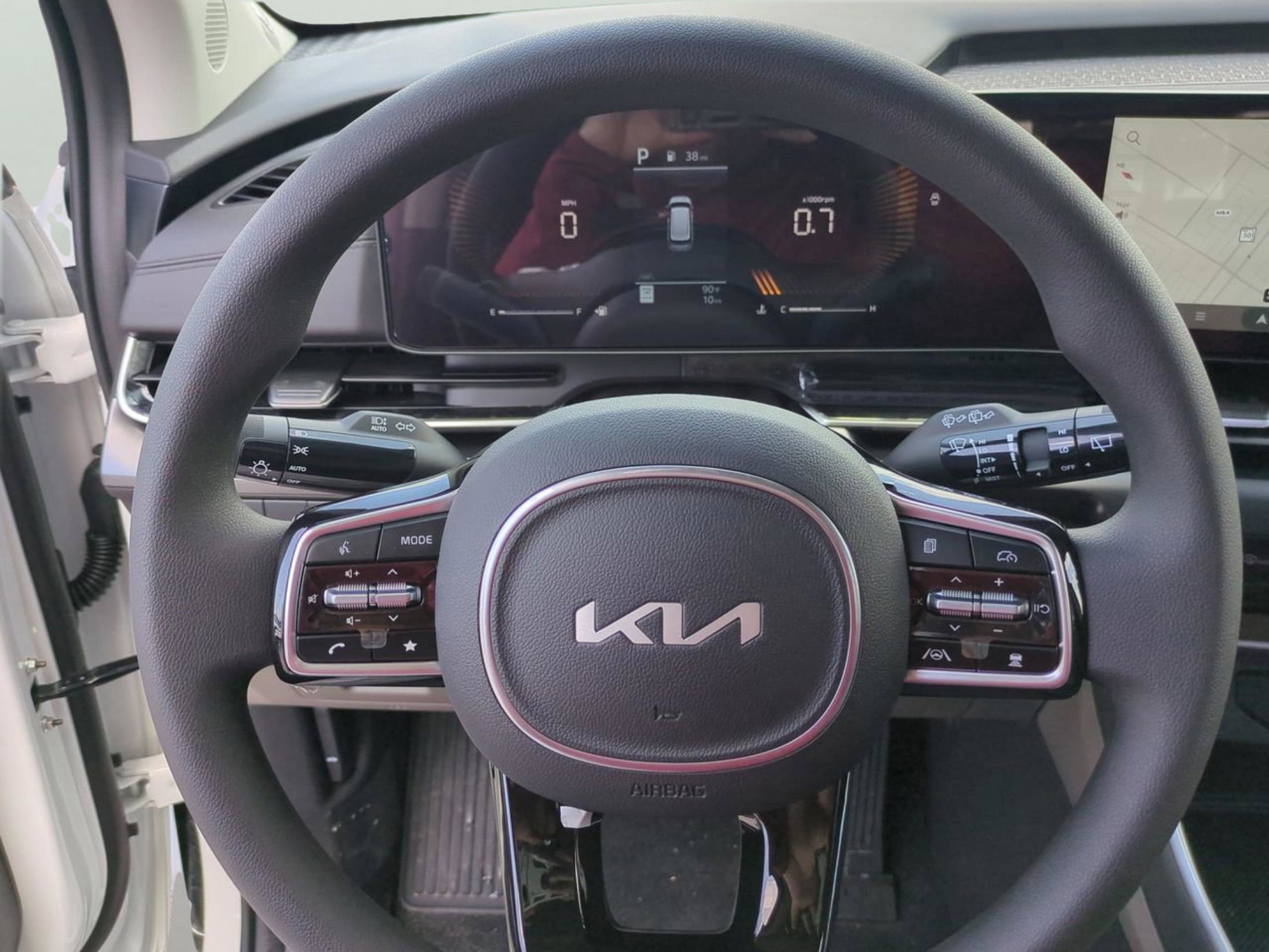 2026 Kia Carnival LX photo 24