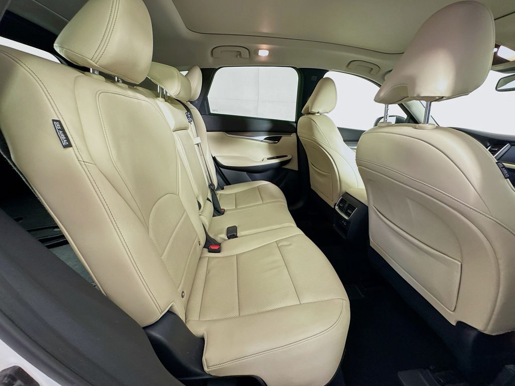 2022 Infiniti QX50 Luxe photo 29