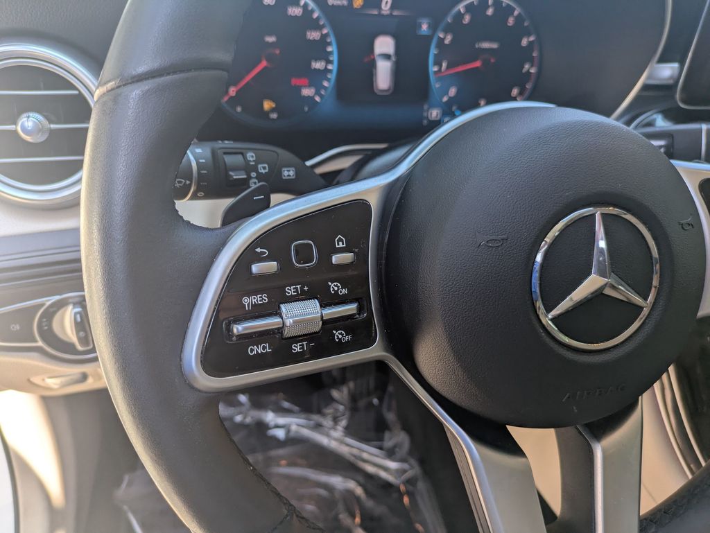 2022 Mercedes Benz GLC 300 photo 14