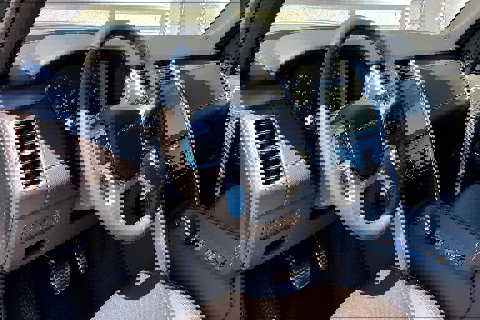 2025 Land Rover Discovery SE photo 4