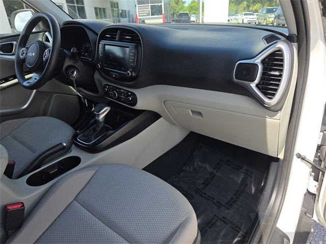 2022 Kia Soul LX photo 10
