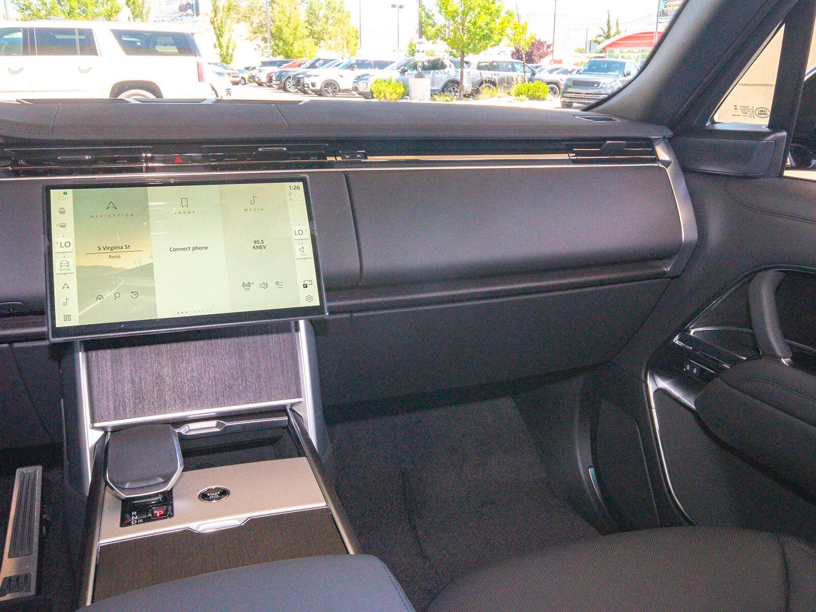 2025 Land Rover Range Rover SE photo 34