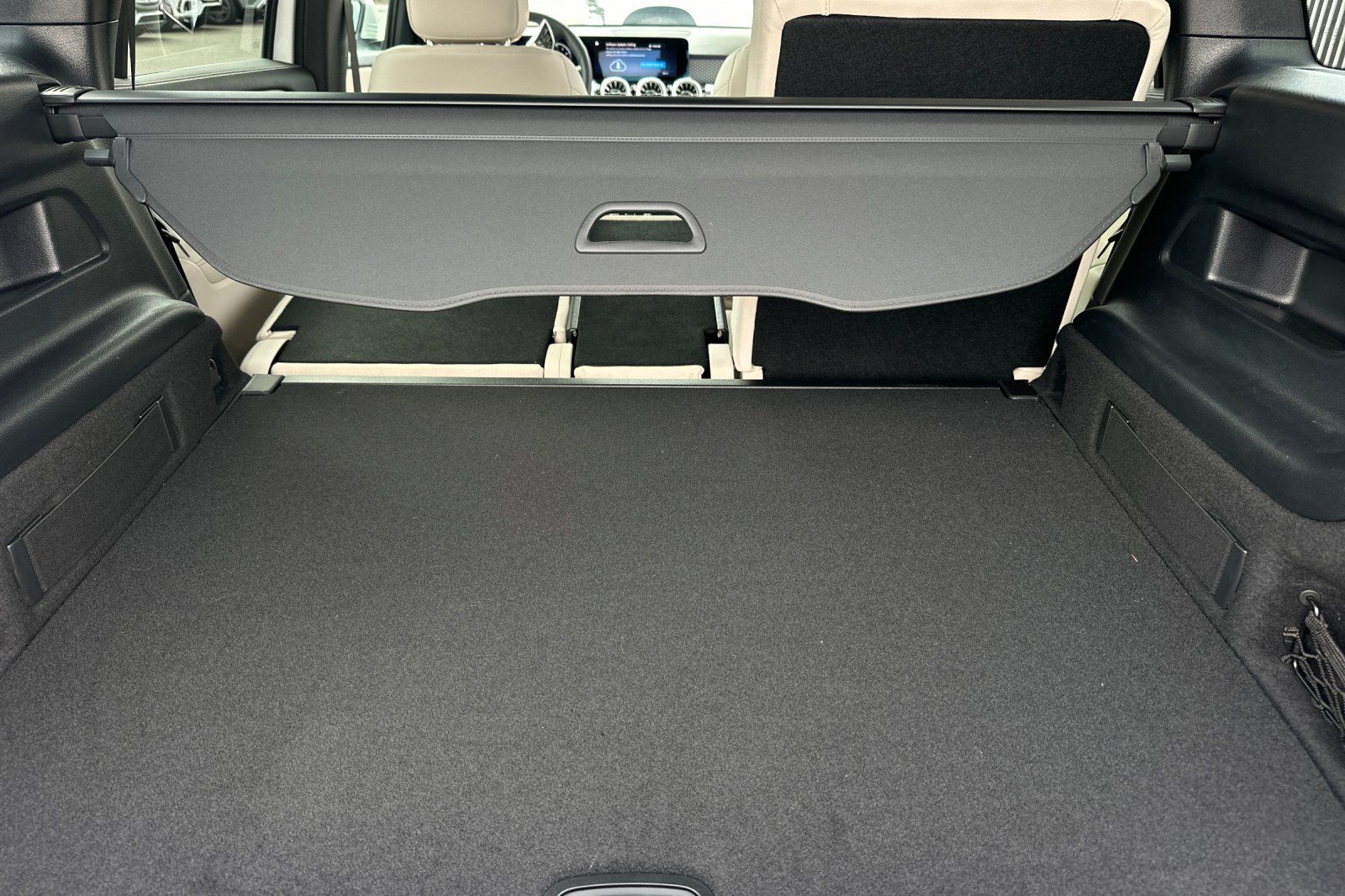 2025 Mercedes Benz GLB 250 photo 31