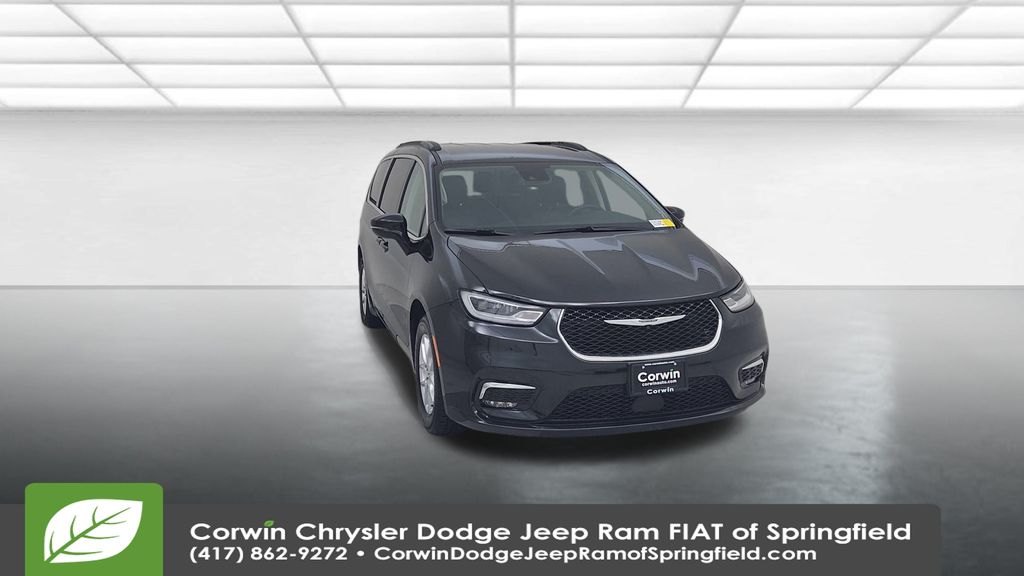 2022 Chrysler Pacifica Touring L photo 4