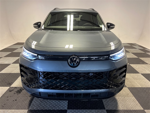 2026 Volkswagen Tiguan SE R-Line Black photo 2