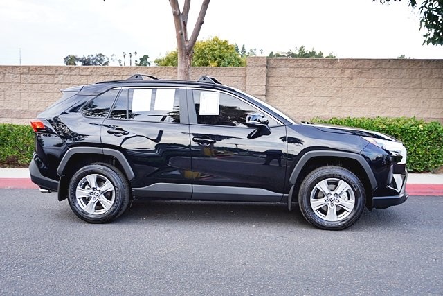 Used 2024  Toyota XLE image 6