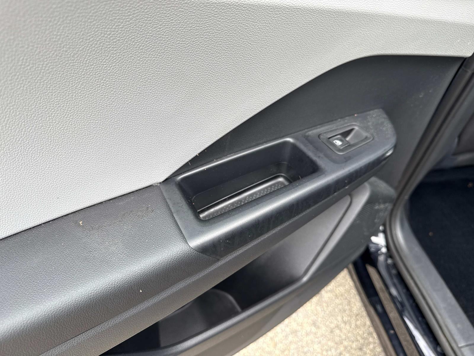 2022 Volkswagen Taos S photo 3