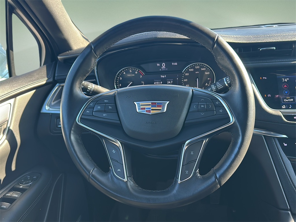 2023 Cadillac XT5 Luxury photo 3