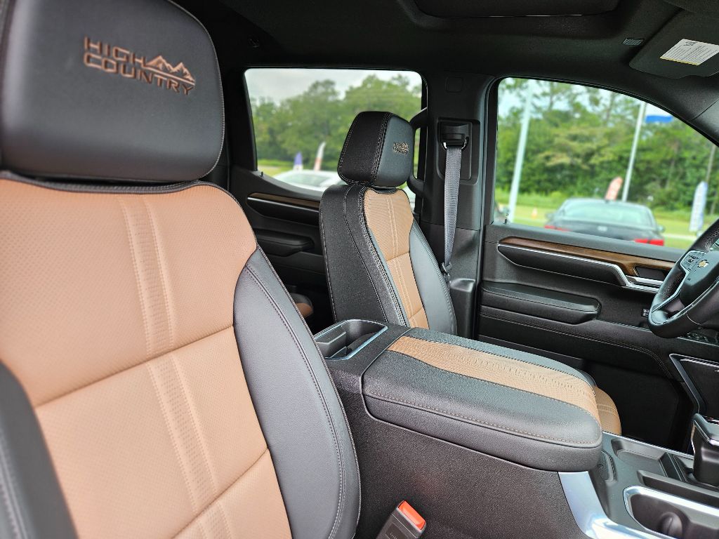 2024 Chevrolet Silverado 1500 High Country photo 13