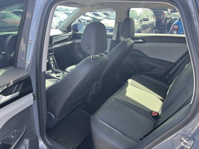 2024 Volkswagen Taos SE photo 5