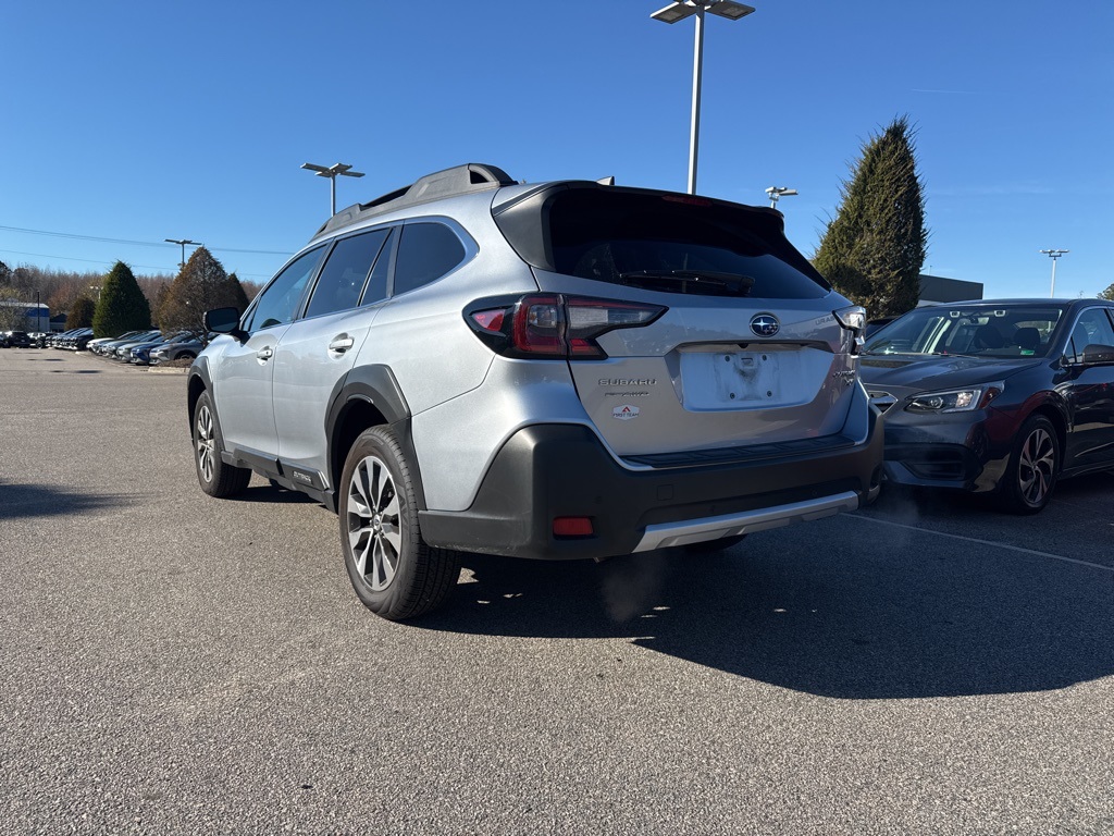 2025 Subaru Outback Limited XT photo 3