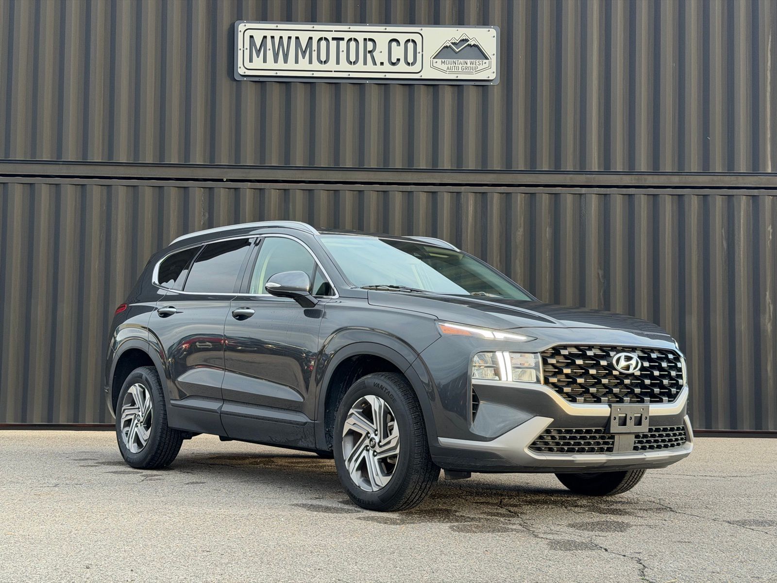 2023 Hyundai Santa Fe SEL's photo
