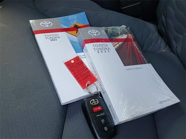 2023 Toyota Tundra SR5 CrewMax photo 6