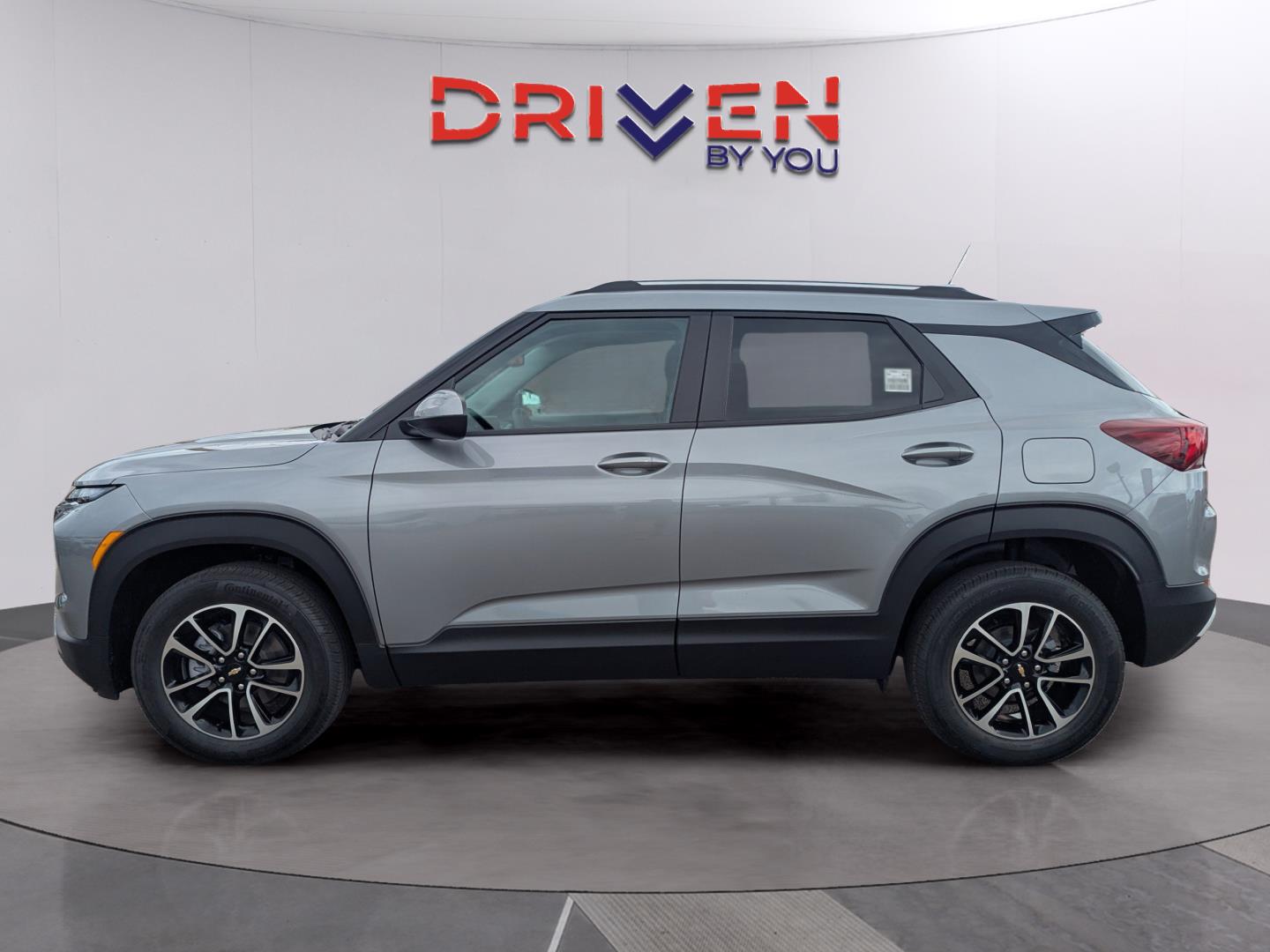 2026 Chevrolet Trailblazer LT photo 2