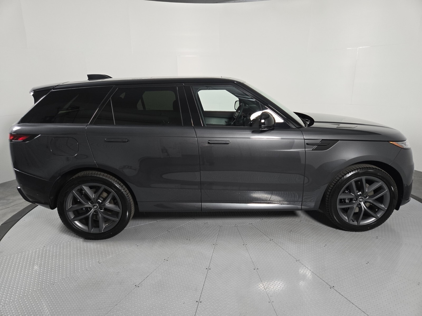 2025 Land Rover Range Rover Sport SE photo 15