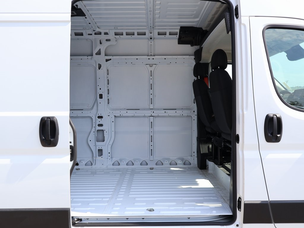 2025 Ram ProMaster 2500 photo 9