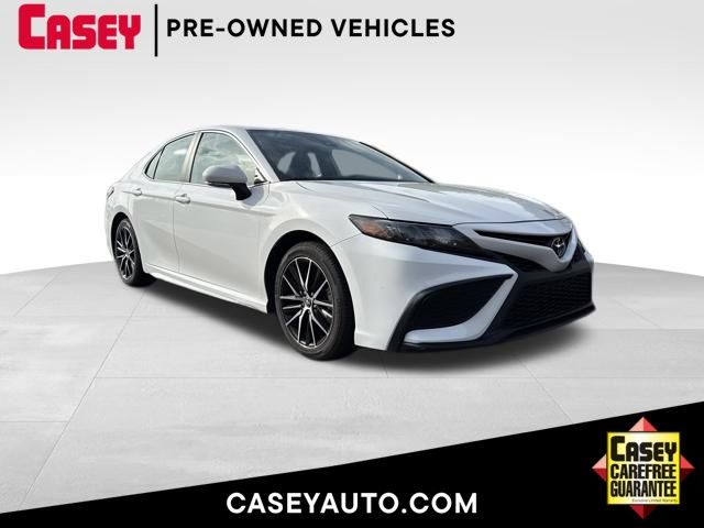 2024 Toyota Camry SE's photo