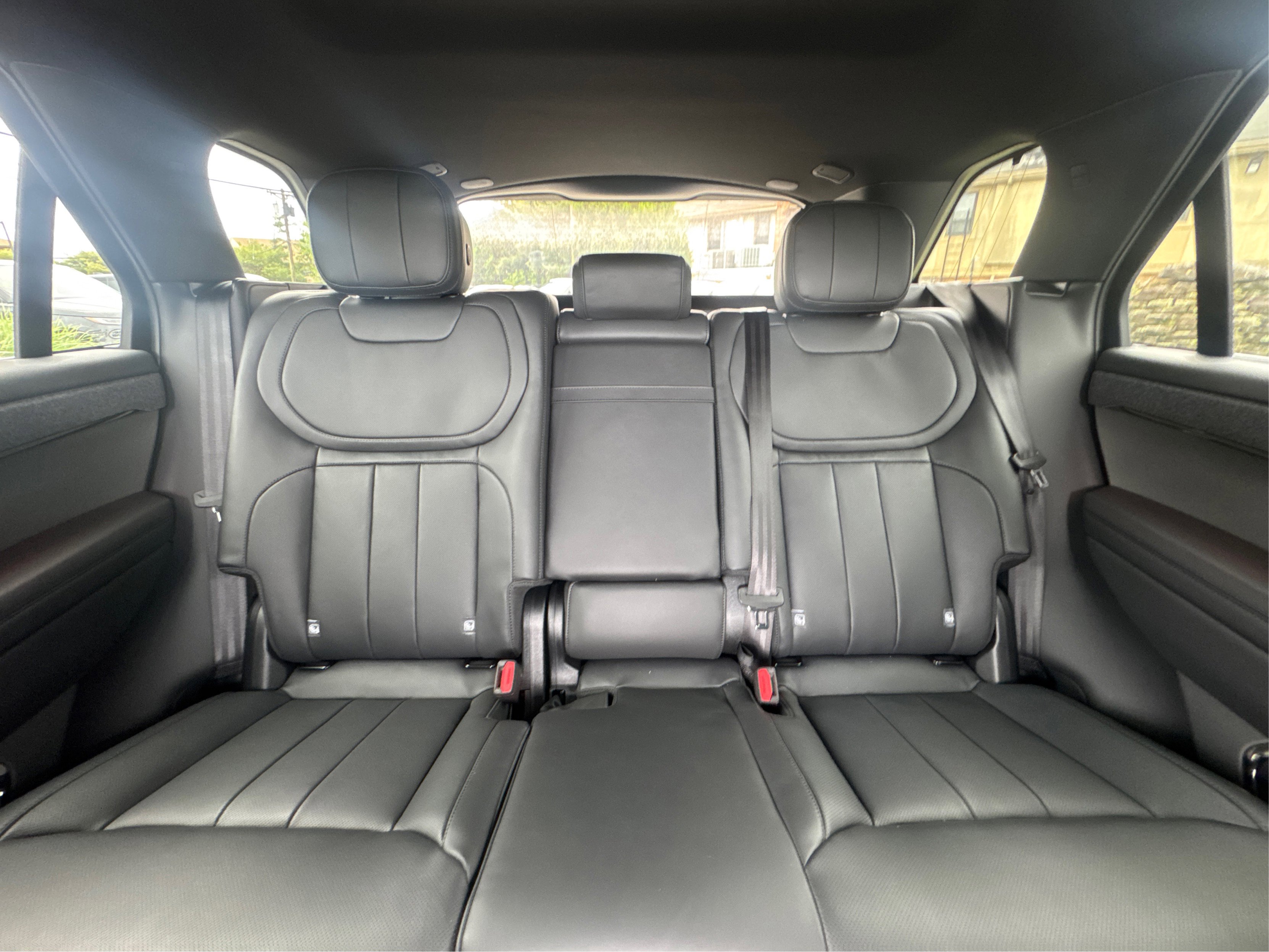 2025 Land Rover Range Rover Sport SE photo 12