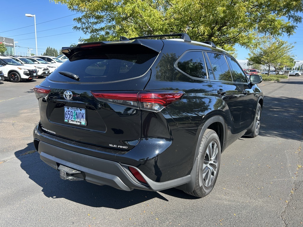 2022 Toyota Highlander XLE photo 5