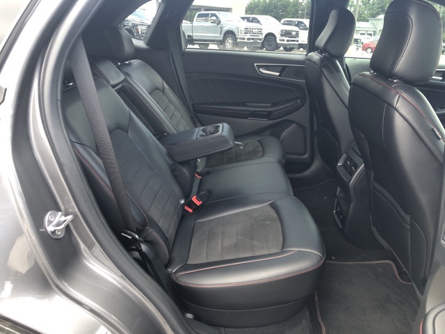 2022 Ford Edge ST photo 20