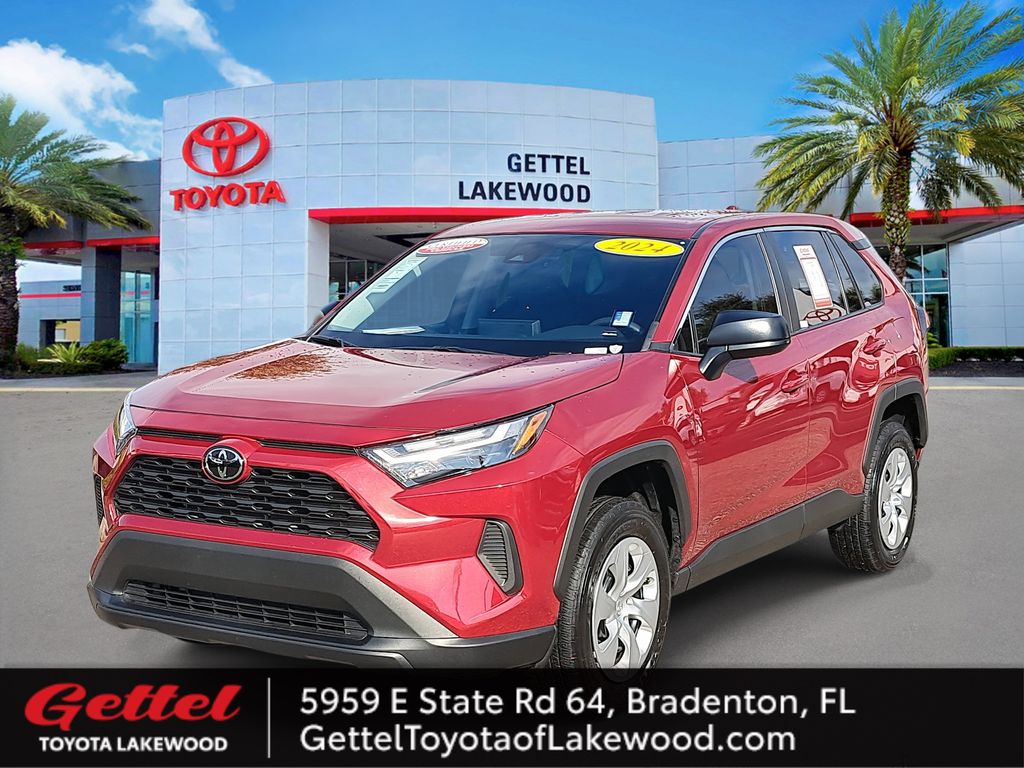 2024 Toyota RAV4 LE's photo