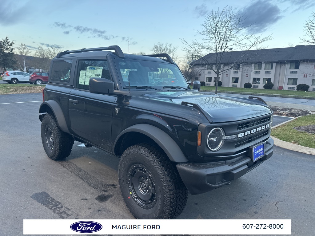 2025 Ford Bronco 2-Door Base's photo