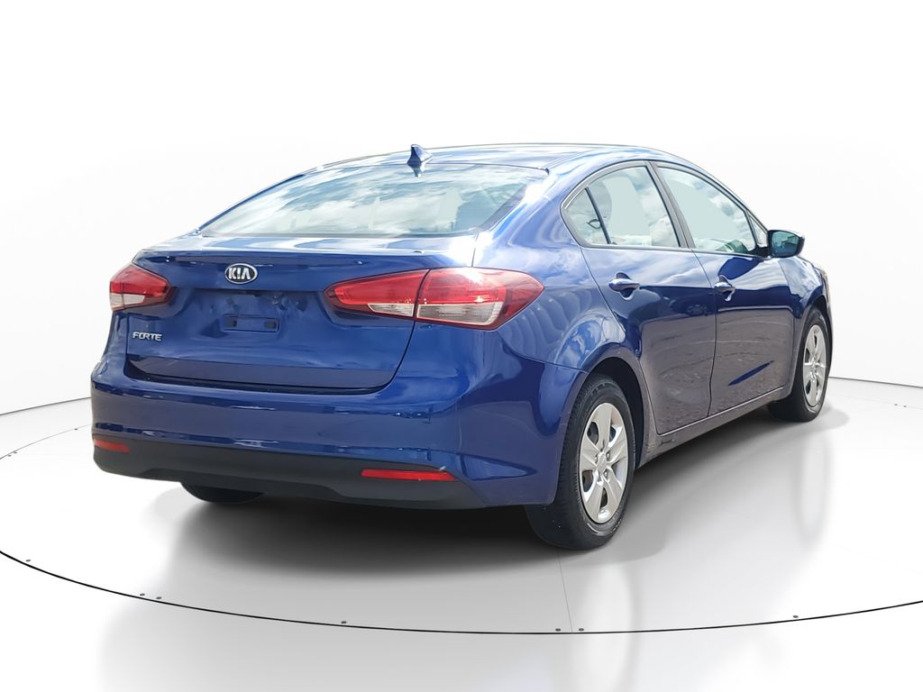 2018 Kia Forte LX Base photo 4