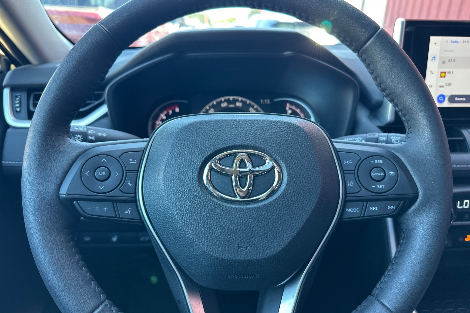 2024 Toyota RAV4 XLE photo 17