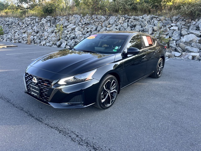 2024 Nissan Altima 2.5 SR photo 3